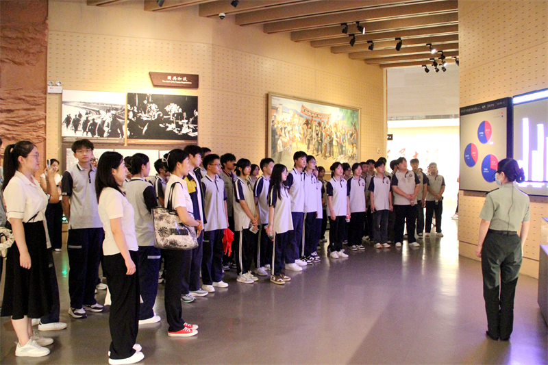安徽365英国上市技师学院（安徽建设学校）开展“铭刻历史，，，，强国有我”——纪念“九一八”主题团日活动