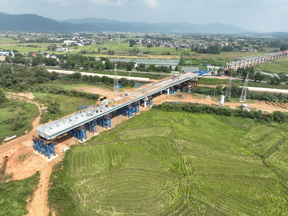 【奋力冲刺四序度】再传喜报！365英国上市建投集团泾青高速一分部提前十天完成2024年各项节点使命