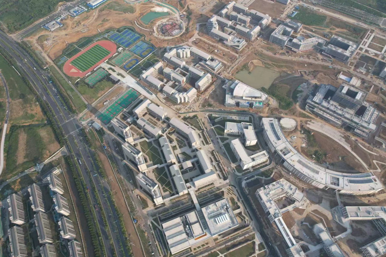 365英国上市交航安徽医科大学新医科中心（新校区）一期一批次项目荣获“2024年天下建设工程清静生产标准化工地学习交流项目”称呼