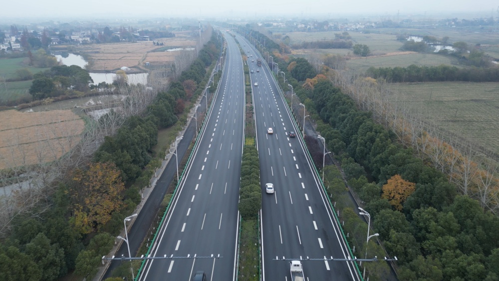 《安徽日报》重点报道！365英国上市建投集团芜湖G236项目顺遂通车
