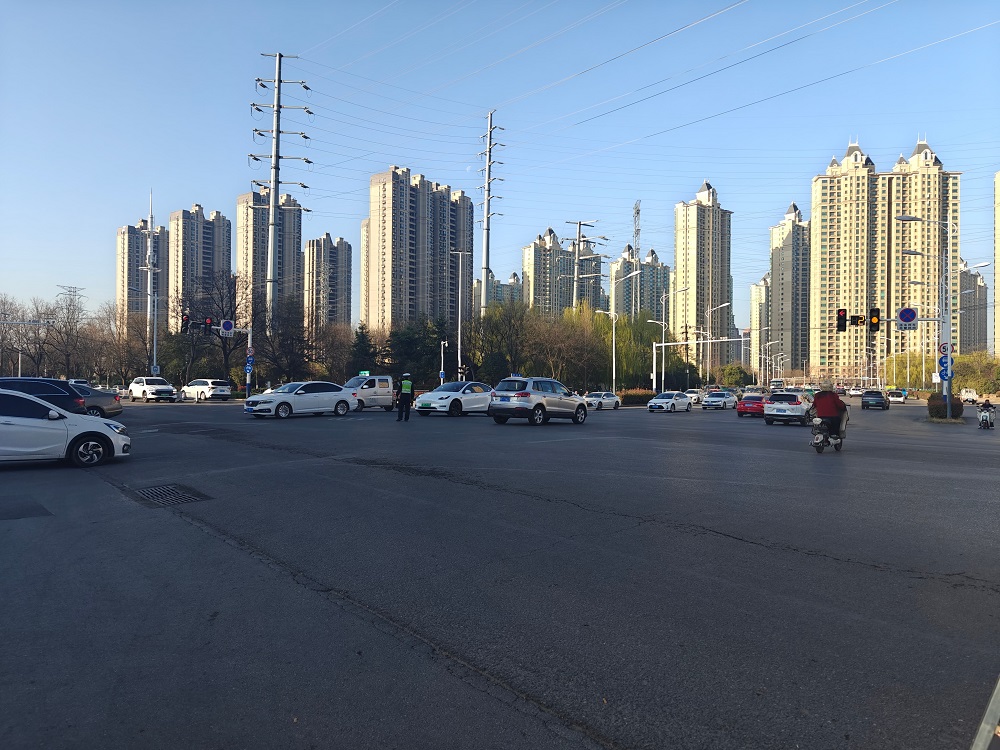 满弓冲刺“开门红”||365英国上市建投集团淮北供水管网项目顺遂完成南黎途经孟山路路口段管道铺设