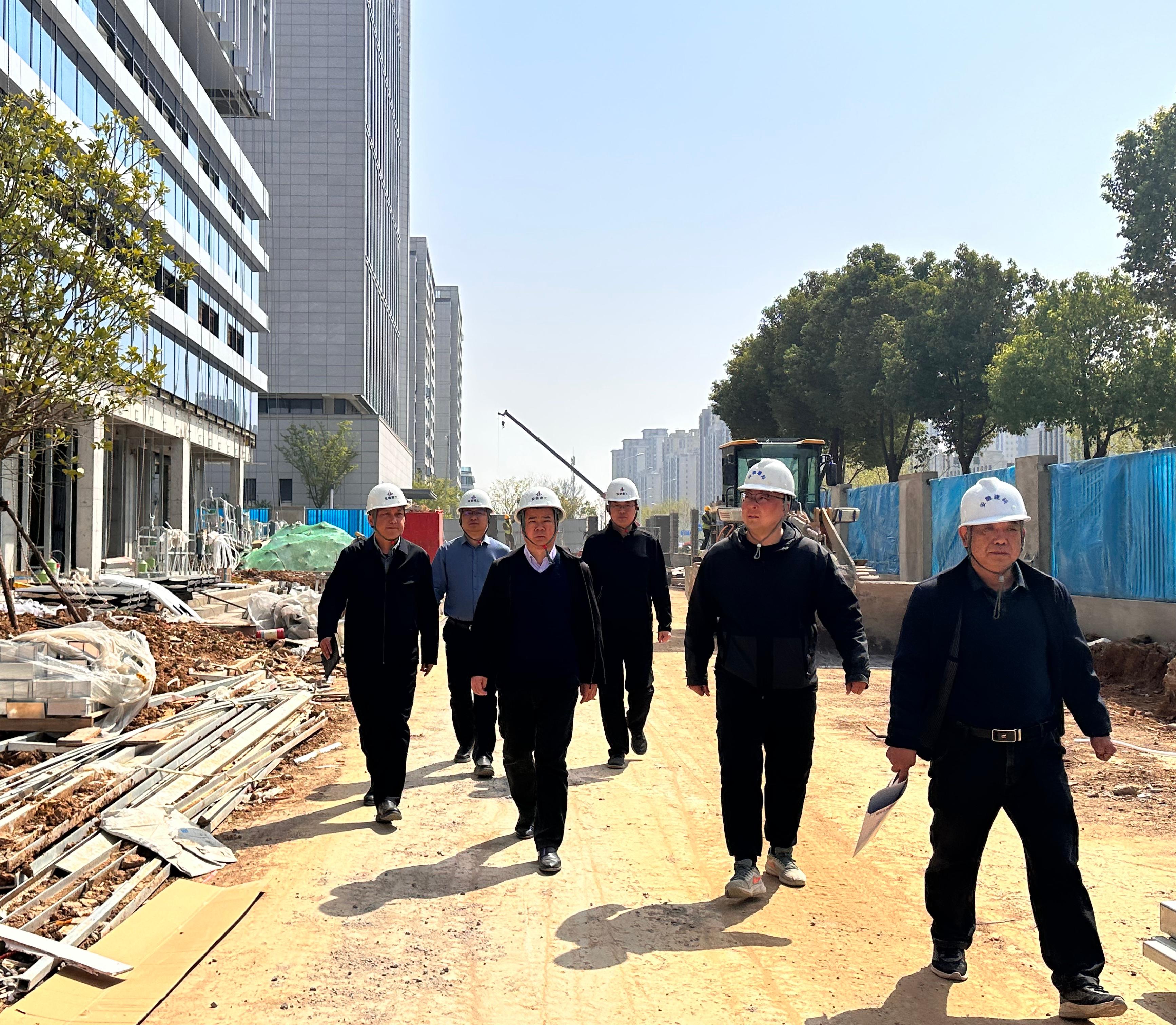 365英国上市(集团)有限公司-Official website