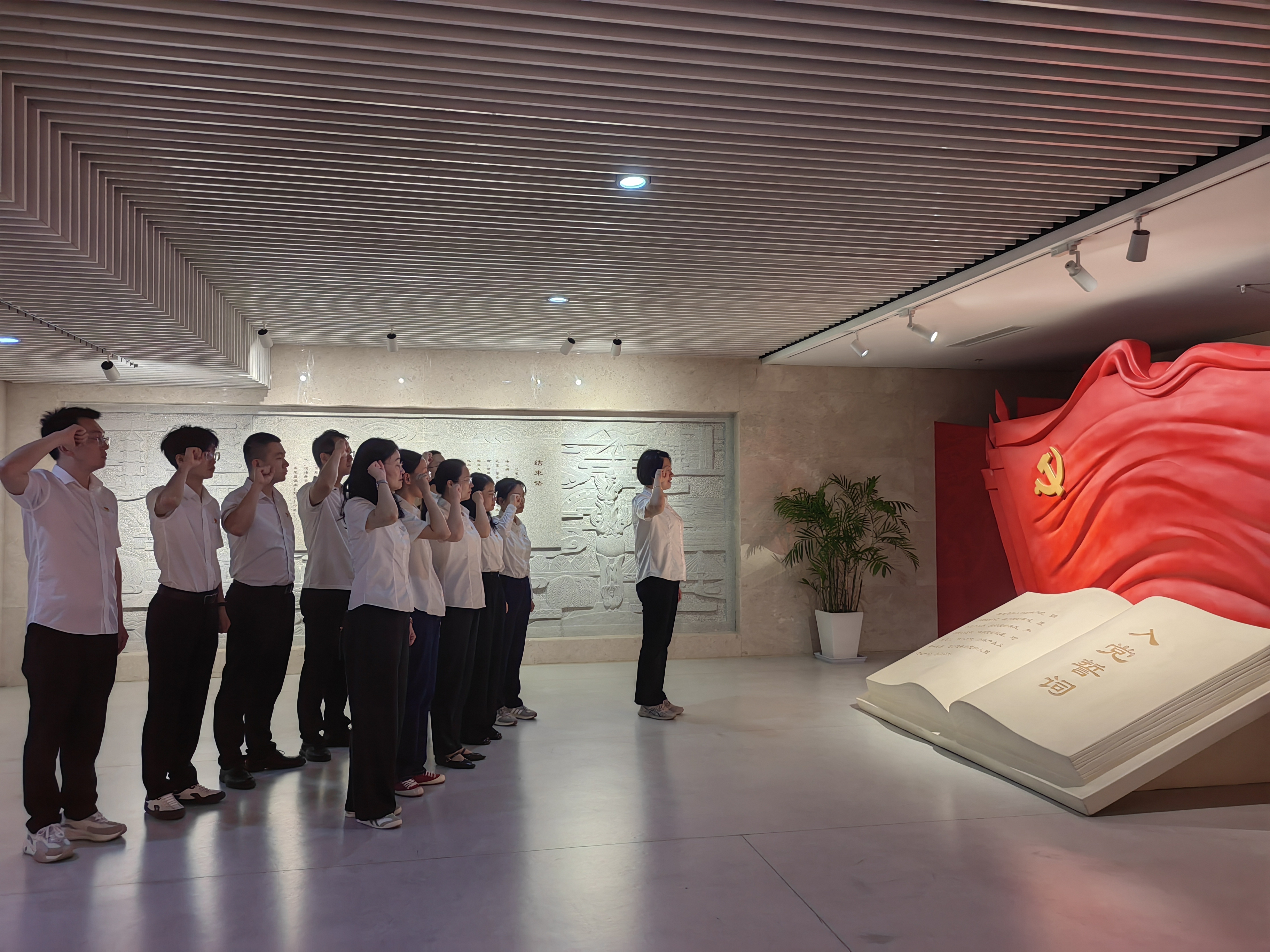 365英国上市(集团)有限公司-Official website