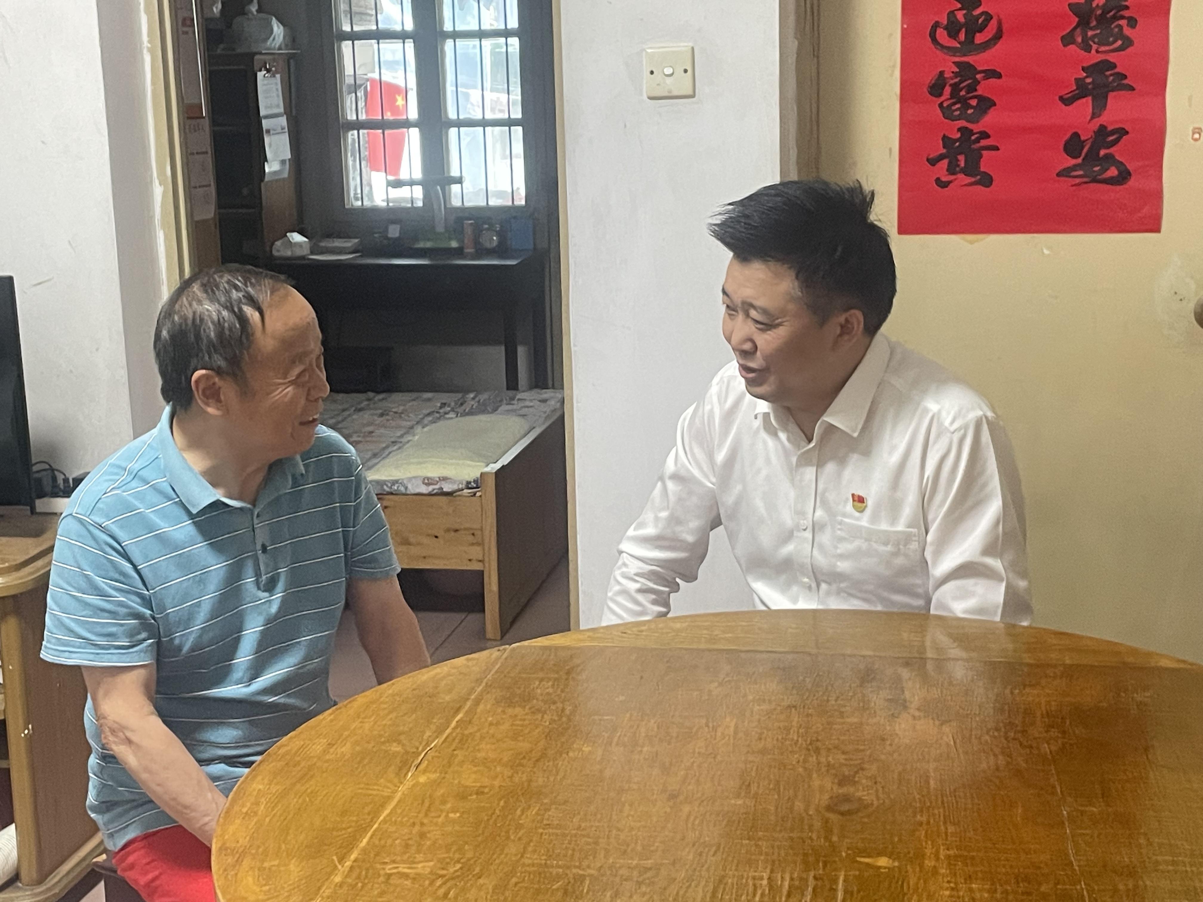 365英国上市交航公司党委开展“七一”走访慰问活动