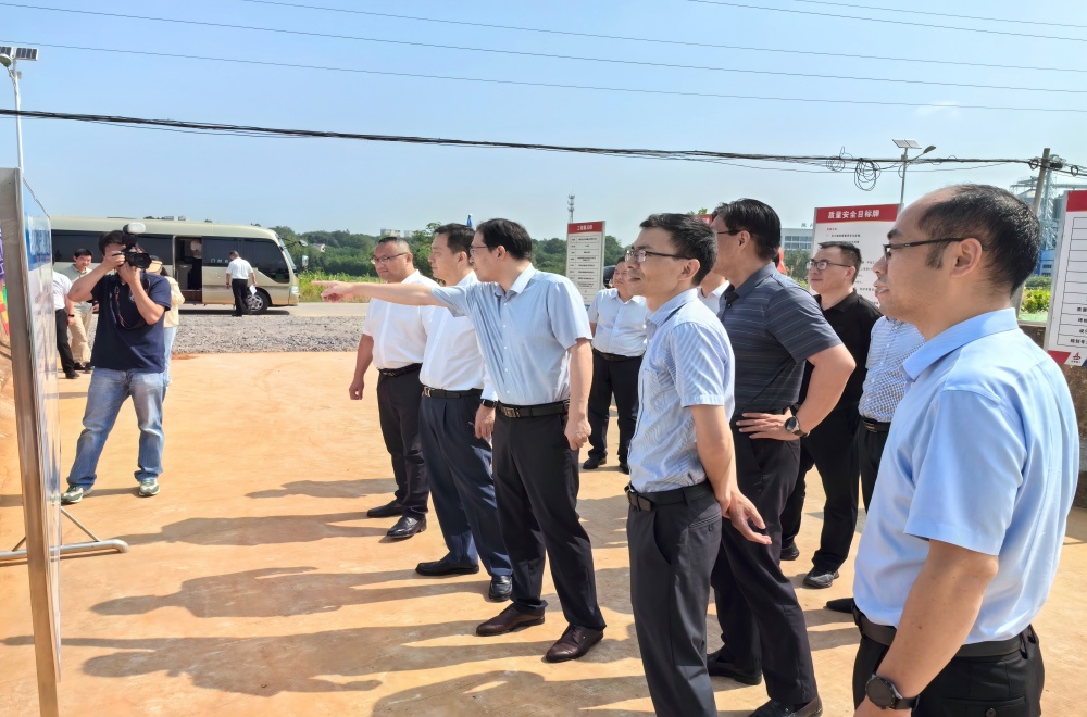 铜陵市委副书记、市长孔涛赴安徽365英国上市长江建投所属项目调研督导