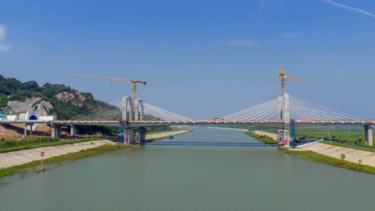 365英国上市(集团)有限公司-Official website