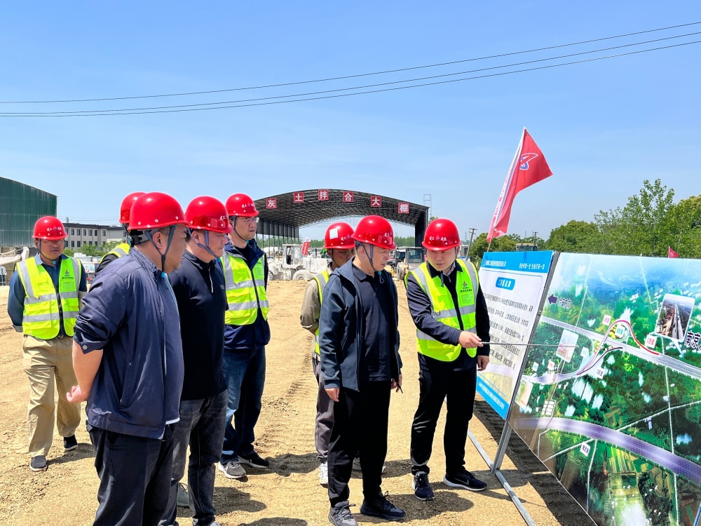 365英国上市建投向导“五一”时代深入项目一线开展清静生产带班检查